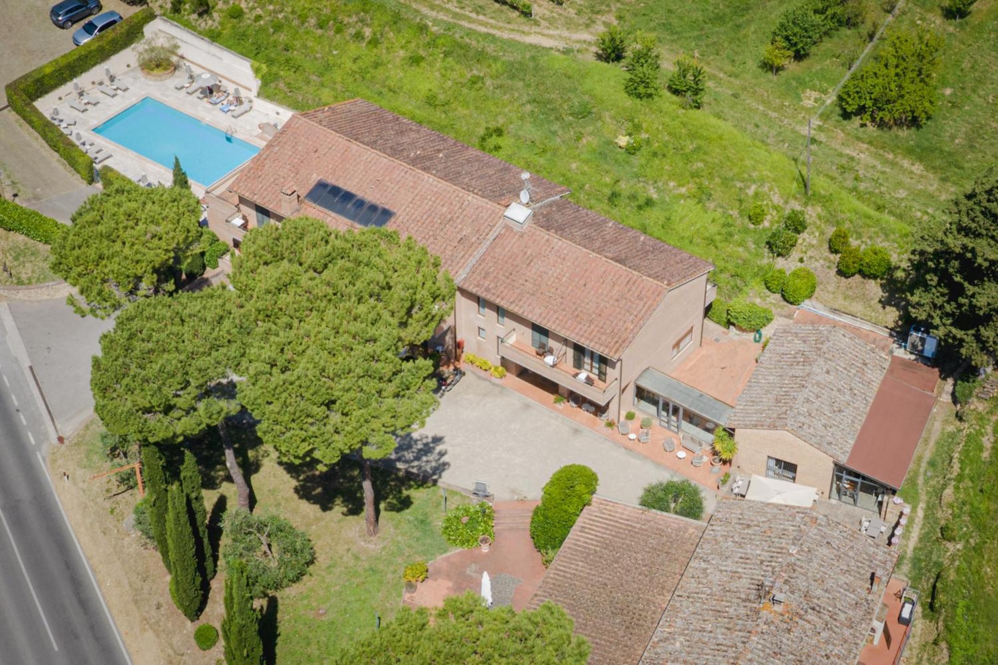Le Colline 3*